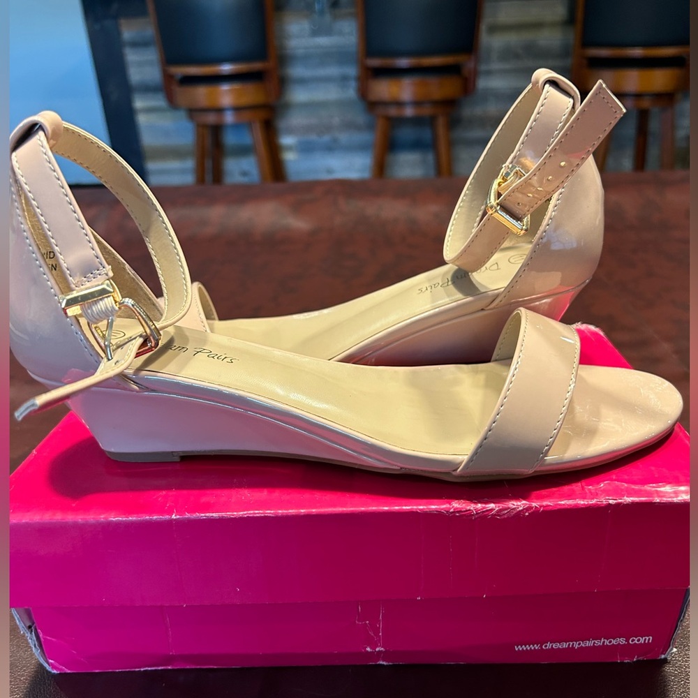 Woman’s Ingrid heels! Woman’s size 11